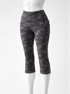 ALONG FIT Camo Capri Leggings Size M High Rise Pocket Athletic Yoga Pants
